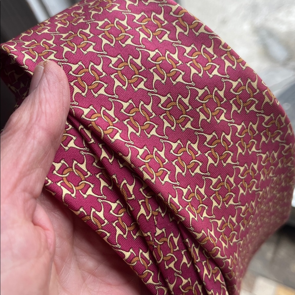 Hermes Red and Gold Patterned Tie - Picture 8 of 9
